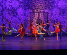 "O Quebra-Nozes": montagem do Guaíra emociona plateia lotada na primeira apresentação