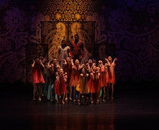 "O Quebra-Nozes": montagem do Guaíra emociona plateia lotada na primeira apresentação