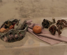 Exposição de cerâmica artística encerra temporada de mostras da Academia Alfredo Andersen