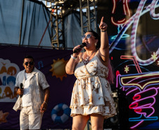 Palcos Sunset movimentam praias e rios do Paraná; confira a agenda da semana