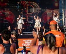 Palcos Sunset movimentam praias e rios do Paraná; confira a agenda da semana