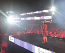 Com repertório variado, Banda da PMPR anima multidão antes do show do Roupa Nova