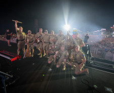 Com repertório variado, Banda da PMPR anima multidão antes do show do Roupa Nova