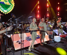 Com repertório variado, Banda da PMPR anima multidão antes do show do Roupa Nova