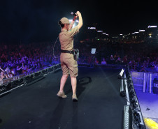 Com repertório variado, Banda da PMPR anima multidão antes do show do Roupa Nova