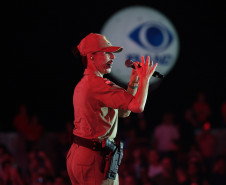 Com repertório variado, Banda da PMPR anima multidão antes do show do Roupa Nova