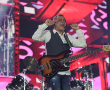 Roupa Nova mais do que dobra público de dois anos atrás no Verão Maior Paraná em Matinhos