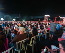 Roupa Nova mais do que dobra público de dois anos atrás no Verão Maior Paraná em Matinhos