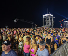 Roupa Nova mais do que dobra público de dois anos atrás no Verão Maior Paraná em Matinhos