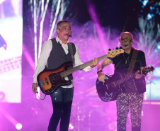 Roupa Nova mais do que dobra público de dois anos atrás no Verão Maior Paraná em Matinhos