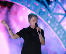 Roupa Nova mais do que dobra público de dois anos atrás no Verão Maior Paraná em Matinhos