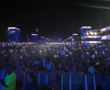 Roupa Nova mais do que dobra público de dois anos atrás no Verão Maior Paraná em Matinhos