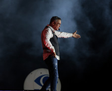 Roupa Nova mais do que dobra público de dois anos atrás no Verão Maior Paraná em Matinhos