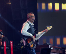 Roupa Nova mais do que dobra público de dois anos atrás no Verão Maior Paraná em Matinhos