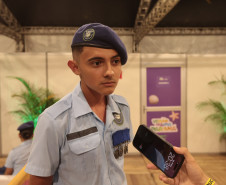 Na noite desta sexta-feira (16), crianças e adolescentes do coral do Colégio Cívico-Militar Professor Leandro Manuel da Costa se apresentaram no palco principal de Caiobá, em Matinhos, na abertura do show do Gipsy Kings by André Reyes.