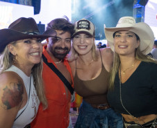 Bruno & Denner e Israel & Rodolffo fazem balada sertaneja para 32 mil pessoas em Pontal do Paraná