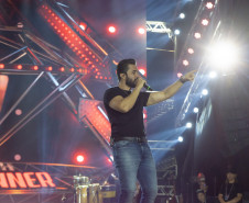 Bruno & Denner e Israel & Rodolffo fazem balada sertaneja para 32 mil pessoas em Pontal do Paraná