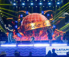 Bruno & Denner e Israel & Rodolffo fazem balada sertaneja para 32 mil pessoas em Pontal do Paraná