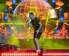 Bruno & Denner e Israel & Rodolffo fazem balada sertaneja para 32 mil pessoas em Pontal do Paraná