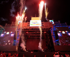 Bruno & Denner e Israel & Rodolffo fazem balada sertaneja para 32 mil pessoas em Pontal do Paraná