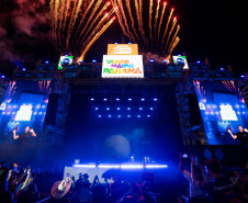 Bruno & Denner e Israel & Rodolffo fazem balada sertaneja para 32 mil pessoas em Pontal do Paraná