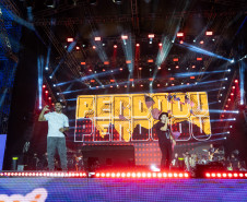 Bruno & Denner e Israel & Rodolffo fazem balada sertaneja para 32 mil pessoas em Pontal do Paraná