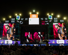 Bruno & Denner e Israel & Rodolffo fazem balada sertaneja para 32 mil pessoas em Pontal do Paraná