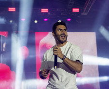 Bruno & Denner e Israel & Rodolffo fazem balada sertaneja para 32 mil pessoas em Pontal do Paraná