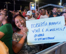 Roberta Miranda e Raça Negra transformam Pontal do Paraná em palco de grandes emoções