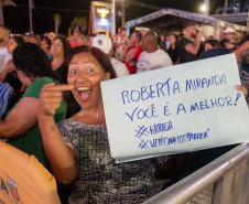 Roberta Miranda e Raça Negra transformam Pontal do Paraná em palco de grandes emoções