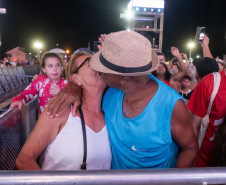 Roberta Miranda e Raça Negra transformam Pontal do Paraná em palco de grandes emoções