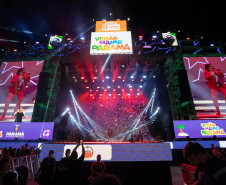 Roberta Miranda e Raça Negra transformam Pontal do Paraná em palco de grandes emoções