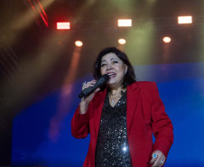 Roberta Miranda e Raça Negra transformam Pontal do Paraná em palco de grandes emoções