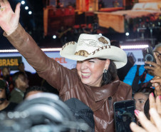 Roberta Miranda e Raça Negra transformam Pontal do Paraná em palco de grandes emoções