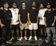 Atitude 67 e Kamisa 10 fazem noite de pagode em dose dupla em Pontal do Paraná