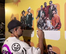 Atitude 67 e Kamisa 10 fazem noite de pagode em dose dupla em Pontal do Paraná