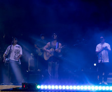 Atitude 67 e Kamisa 10 fazem noite de pagode em dose dupla em Pontal do Paraná