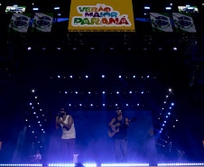 Atitude 67 e Kamisa 10 fazem noite de pagode em dose dupla em Pontal do Paraná