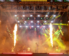 Atitude 67 e Kamisa 10 fazem noite de pagode em dose dupla em Pontal do Paraná