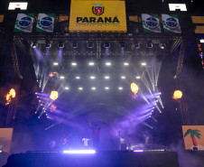 Atitude 67 e Kamisa 10 fazem noite de pagode em dose dupla em Pontal do Paraná