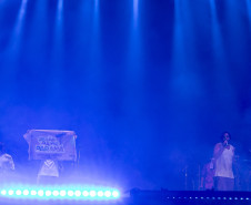 Atitude 67 e Kamisa 10 fazem noite de pagode em dose dupla em Pontal do Paraná