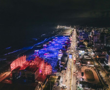 Fábio Jr. celebra o romantismo com show para 144 mil pessoas em Matinhos