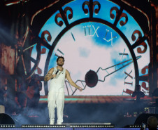 Gustavo Mioto e Jiraya Uai fazem shows cheios de interação em Pontal do Paraná