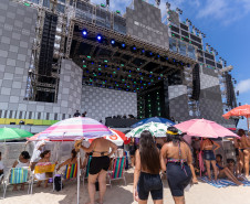 Espera desde as 4h da manhã: fãs já aguardam DJ Alok no palco do Verão Maior Paraná