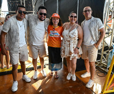 Palcos Sunset movimentam praias e rios do Paraná; confira a agenda da semana