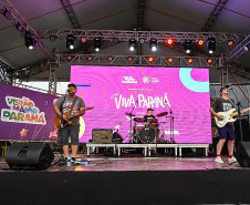 Palcos Sunset movimentam praias e rios do Paraná; confira a agenda da semana