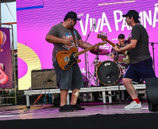 Palcos Sunset movimentam praias e rios do Paraná; confira a agenda da semana