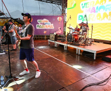 Palcos Sunset movimentam praias e rios do Paraná; confira a agenda da semana