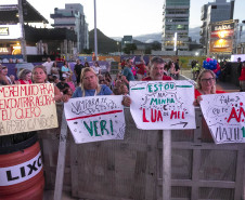 Fábio Jr. celebra o romantismo com show para 144 mil pessoas em Matinhos