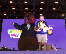 Fábio Jr. celebra o romantismo com show para 144 mil pessoas em Matinhos